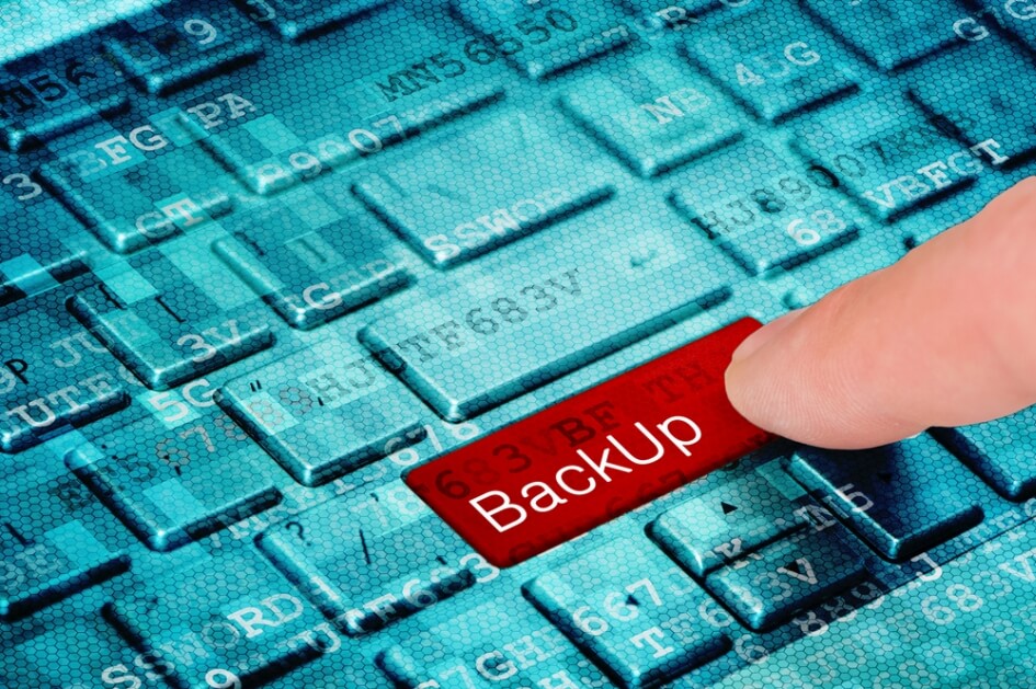 Toetsenbord met BackUp toets - Back-up hoort ook bij WordPress website onderhouden